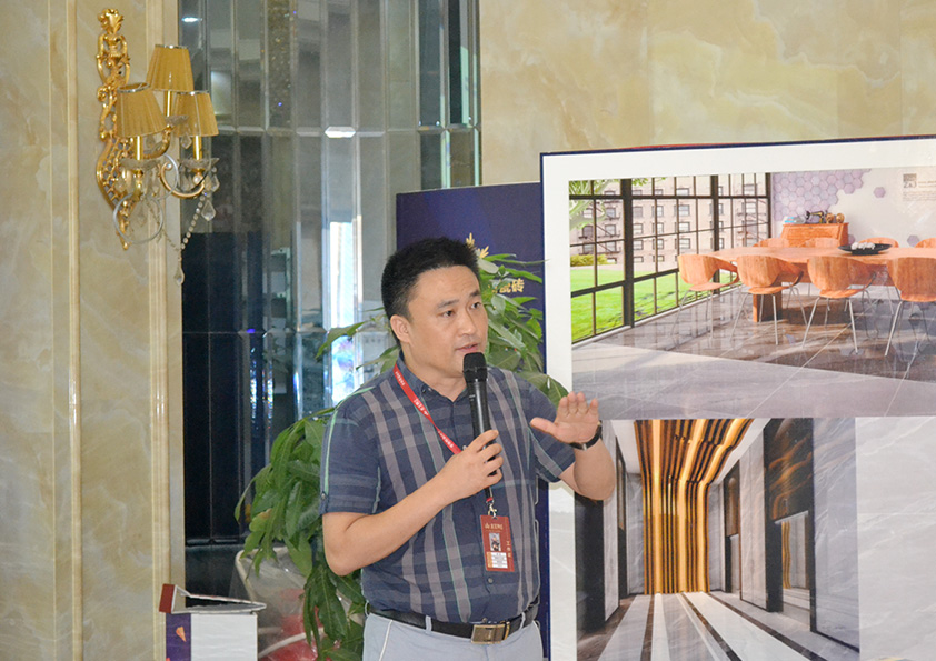 香蕉APP直播陶瓷砖香蕉APP视频污版在线营销总经理罗胜先生