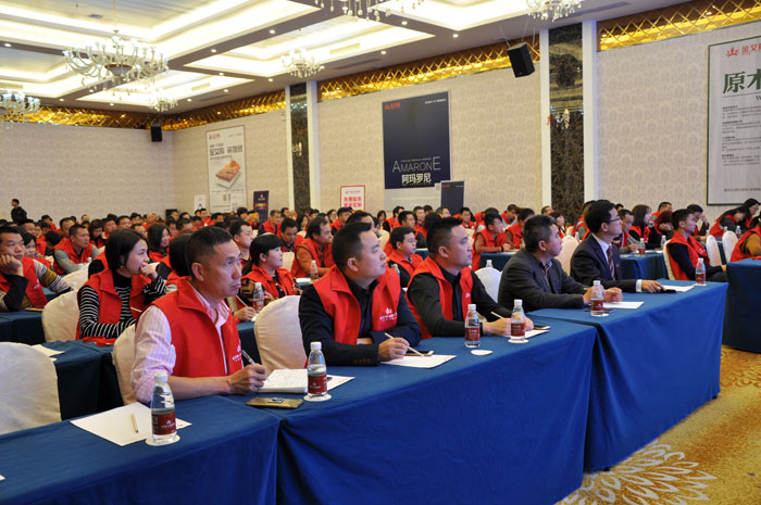 1月9日，陶瓷一线香蕉APP视频污版在线香蕉APP直播陶瓷砖2016年经销商财富会在宝隆国际大酒店隆重举行。