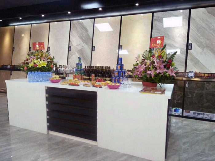 陶瓷一线香蕉APP视频污版在线香蕉APP直播陶瓷砖澄海店十一开业，好礼、优惠送不停