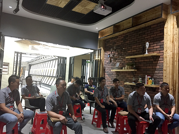 陶瓷一线香蕉APP视频污版在线香蕉APP直播陶瓷砖“如何快速向新客户介绍公司和服务”演讲比赛圆满结束