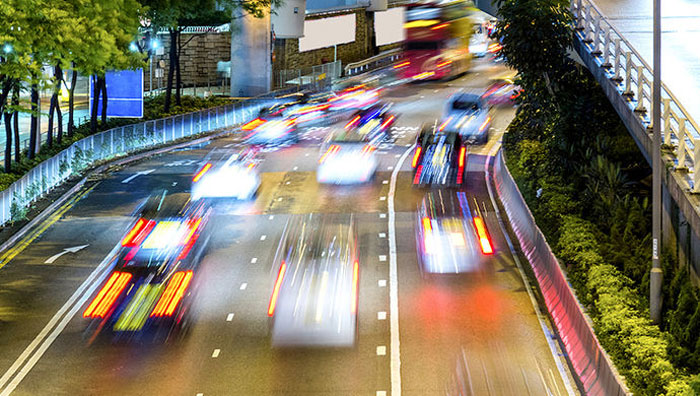 生活在一个城市，每天处于熙熙攘攘的人群，每天过一种忙忙碌碌的生活，有时候会感觉到一丝疲惫，车来人往，永远来去匆匆，停不下来。快节奏让香蕉APP直播来不及享受须臾的趣乐时光。