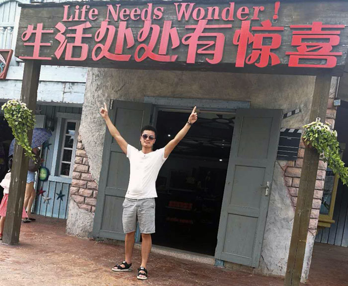 身为年轻一代的90后，但他看起来却比同龄人多了那份沉稳，他就是本次专访的新闻人物——湖南岳阳总代理秦志雄。