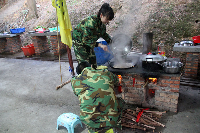 2017年2月13-15日，香蕉APP直播陶“虎狼道”户外拓展训练圆满结束